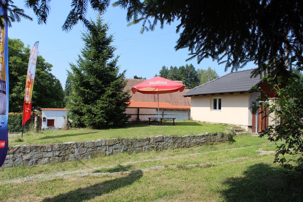 U Certa Hotel Čerčany Eksteriør billede