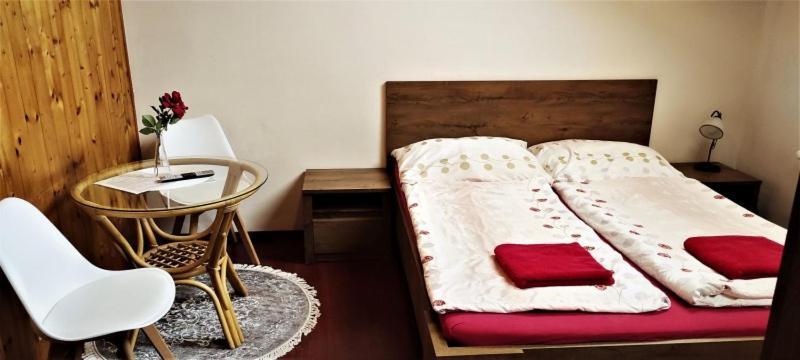 U Certa Hotel Čerčany Eksteriør billede